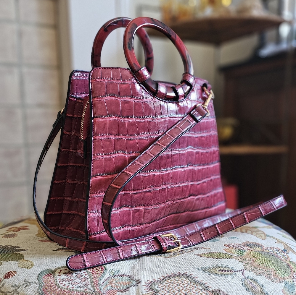 Imoshion red faux alligator embossed leather purse with acrylic handle.